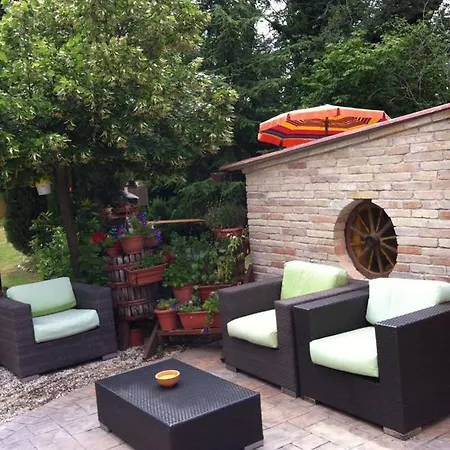Dom wakacyjny Sunflowers - Holiday House Mogliano